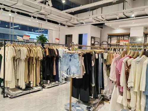 300元4件衣服2双鞋，杭州年轻人最近都爱逛，你还记得这家25岁的老市场吗？